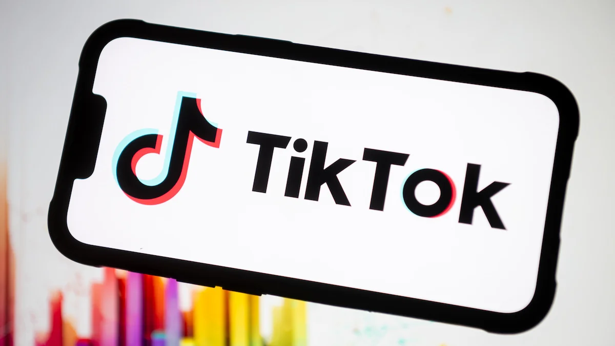 TikTok 在美國禁令之前向用戶提供現金招募好友